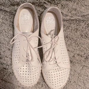 🚨🚨Vince Camuto White Shoes